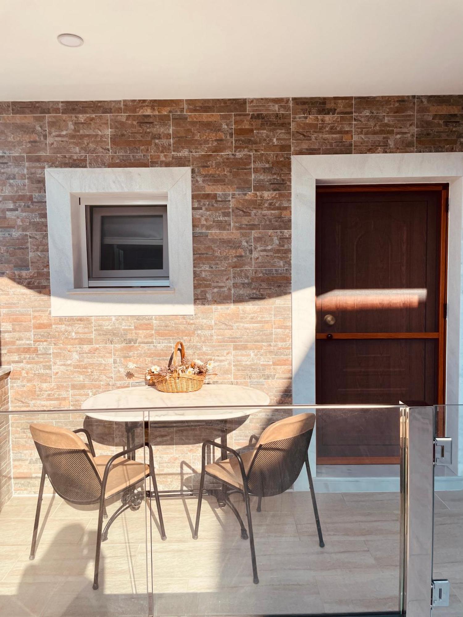 Апартаменты Iris Luxury House Agioi Deka  Экстерьер фото